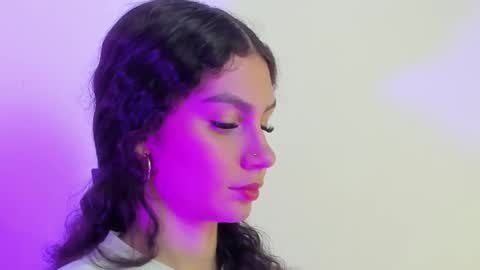 cloee20_ online show from December 2025 02:28:02 AM