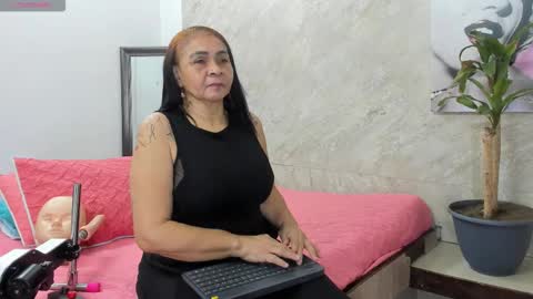 CLOE online show from November 2025 11:42:02 AM