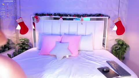 Cloe Harp  online show from December 2024 11:32:02 AM