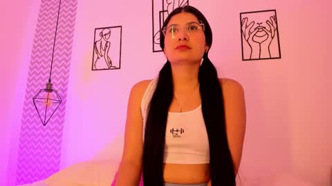 cloe online show from November 2025 09:03:01 PM