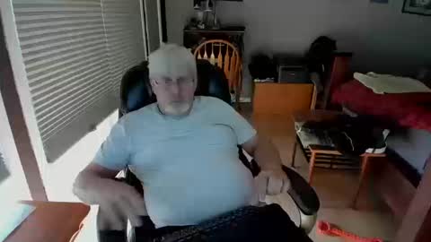 cloudalert62 online show from October 2025 10:10:01 PM