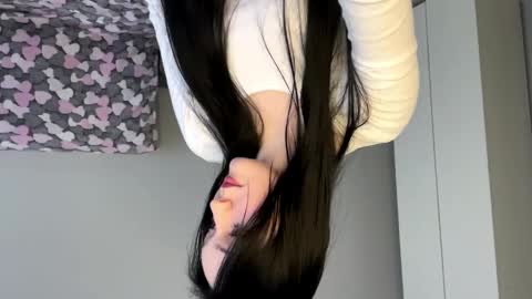 Snapshot of cloudemy chatting on March 2026 03:33:02 AM Ellie online show from March 2026 03:33:02 AM