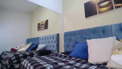 Snapshot of clown_face chatting on December 2024 05:53:02 AM emely dolce online show from December 2024 05:53:02 AM