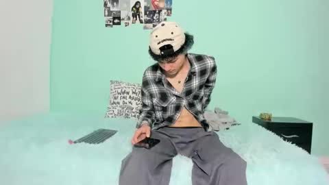 club_latinboys online show from November 2025 09:15:01 PM