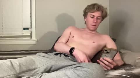 Snapshot of clydeaustin chatting on December 2025 02:06:02 AM Clyde Austin online show from December 2025 02:06:02 AM