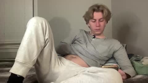 Snapshot of clydeaustin chatting on February 2026 03:32:02 AM Clyde Austin online show from February 2026 03:32:02 AM