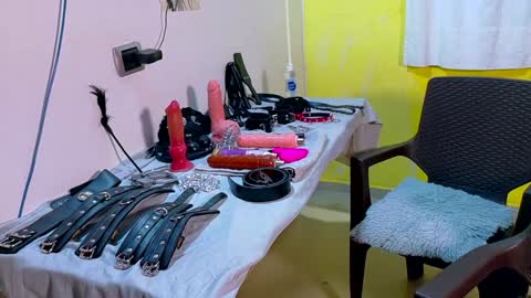 Clyde and Bunny online show from February 2025 03:01:01 AM