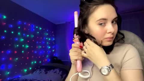 Nikki online show from October 2025 03:44:02 PM