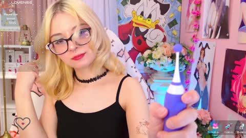 Snapshot of coconut_mia chatting on December 2024 09:06:01 PM Mia online show from December 2024 09:06:01 PM