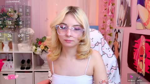 Snapshot of coconut_mia chatting on January 2025 07:31:01 PM Mia online show from January 2025 07:31:01 PM