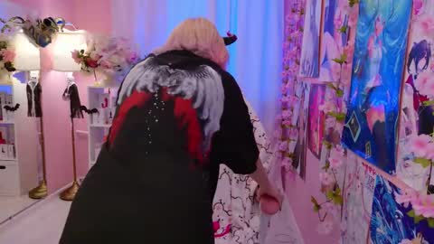 Snapshot of coconut_mia chatting on October 2025 08:51:02 PM Mia online show from October 2025 08:51:02 PM