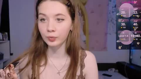 Snapshot of coddleweeper chatting on September 2025 06:33:02 PM Hello guys my name is Coddle online show from September 2025 06:33:02 PM