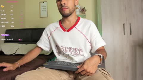 Snapshot of codyluke_ chatting on December 2024 01:34:02 AM Cody Luke online show from December 2024 01:34:02 AM