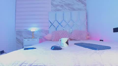 Snapshot of colett_hall chatting on October 2025 12:17:02 PM colett online show from October 2025 12:17:02 PM