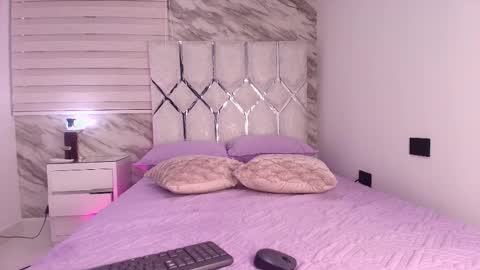 Snapshot of colett_hall chatting on November 2025 11:54:01 AM colett online show from November 2025 11:54:01 AM