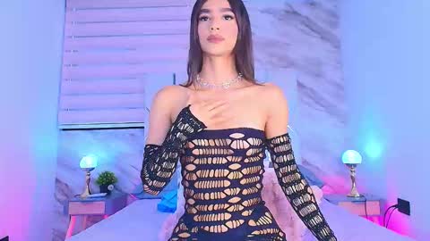 Snapshot of colett_hall chatting on November 2025 12:05:02 PM colett online show from November 2025 12:05:02 PM