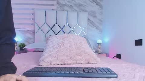 Snapshot of colett_hall chatting on November 2025 11:57:02 AM colett online show from November 2025 11:57:02 AM