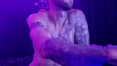 colevan2390 online show from November 2025 01:26:02 AM