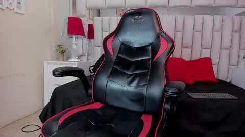 Snapshot of college_muscle_ass chatting on October 2025 01:39:02 PM college_muscle_ass online show from October 2025 01:39:02 PM