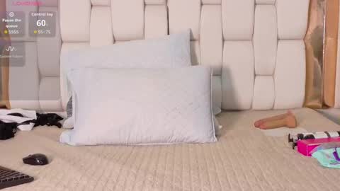  MEGAN  online show from October 2025 12:55:01 PM