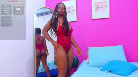 Lauren online show from October 2025 07:24:01 PM