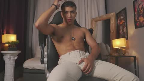 colstorw_ online show from April 2026 10:08:02 AM