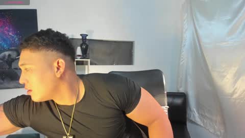 coltonmassif_ online show from December 2024 07:06:02 AM