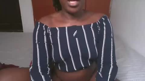 Snapshot of comicalcara chatting on February 2025 07:20:02 PM Cara online show from February 2025 07:20:02 PM