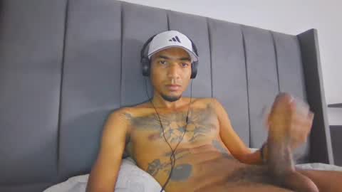 Snapshot of comoseria1927realg4life chatting on June 2026 06:07:01 PM comoseria1927realg4life online show from June 2026 06:07:01 PM