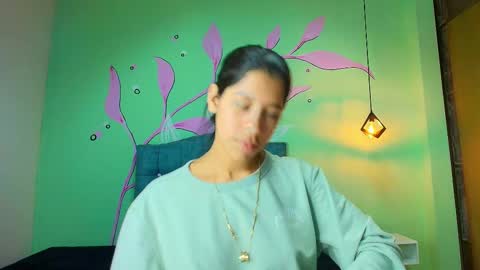 C O N N I E online show from November 2025 01:57:02 PM