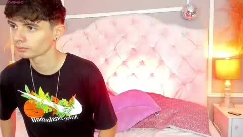 connor_and_angel online show from October 2025 12:38:02 PM