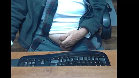 Snapshot of constantbater57 chatting on December 2024 06:18:02 AM conastantbater57 online show from December 2024 06:18:02 AM