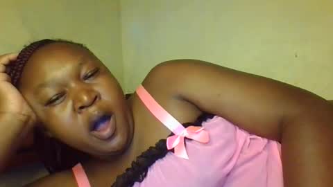 Snapshot of coolgirl001 chatting on February 2026 02:08:01 AM coolgirl001 online show from February 2026 02:08:01 AM