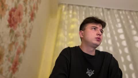 Lisa and Alen online show from December 2025 06:02:01 PM