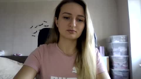 cora_fora online show from November 2025 10:25:02 AM