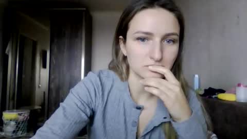 cora_fora online show from December 2025 09:39:02 AM