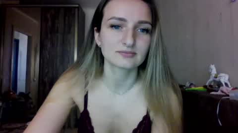 cora_fora online show from April 2026 10:38:02 AM