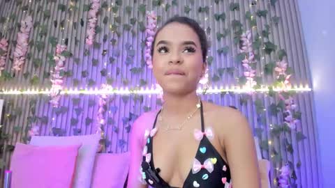 coralineross_ online show from October 2025 11:03:01 AM