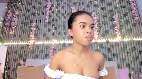 coralineross_ online show from October 2025 11:11:01 AM