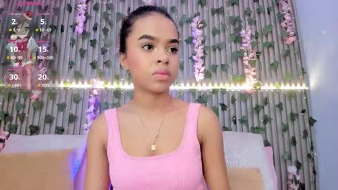 coralineross_ online show from November 2025 10:58:02 AM