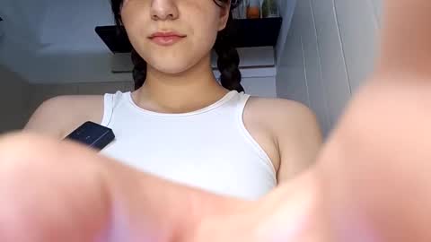 Snapshot of coralinexxx07 chatting on October 2025 10:30:01 PM Coraline uwu     Bienvenidos al dulce mundo de Coraline    Hola amores soy Coraline  Una chica  tierna juguetona online show from October 2025 10:30:01 PM