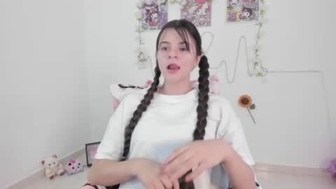 Coraline uwu     Bienvenidos al dulce mundo de Coraline    Hola amores soy Coraline  Una chica  tierna juguetona online show from July 2026 10:15:02 PM