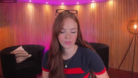 Corinne Russo online show from December 2025 05:35:02 AM