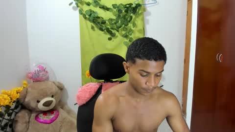 Ethan  online show from January 2025 11:33:01 PM