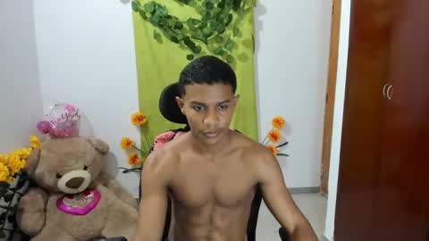 Ethan  online show from January 2025 11:31:01 PM