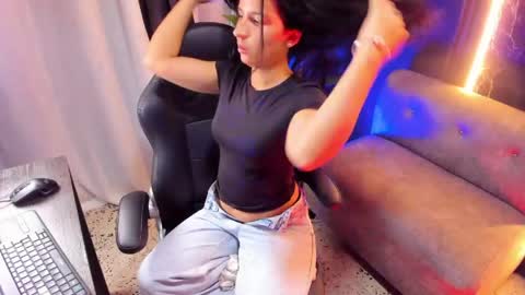 Snapshot of cositarika__ chatting on June 2026 01:46:01 PM Lunita online show from June 2026 01:46:01 PM