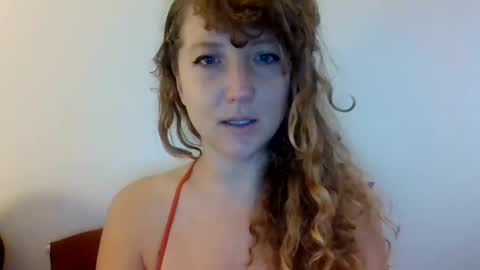 Snapshot of cosmiccoquette chatting on September 2025 03:15:02 PM mamimaritza online show from September 2025 03:15:02 PM
