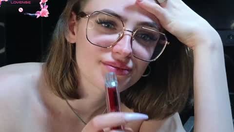 Lili online show from December 2024 02:18:01 AM