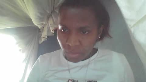Snapshot of couleur_vanille chatting on June 2026 06:48:02 AM couleur_vanille online show from June 2026 06:48:02 AM
