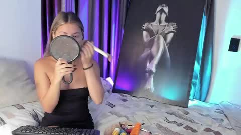 couple_funnyy online show from March 2026 11:59:01 PM